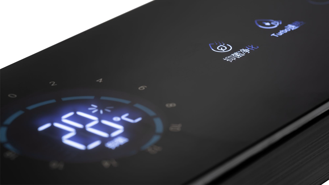 Waterheater-Blende mit hinterleuchteten Touch-Bedienelementen